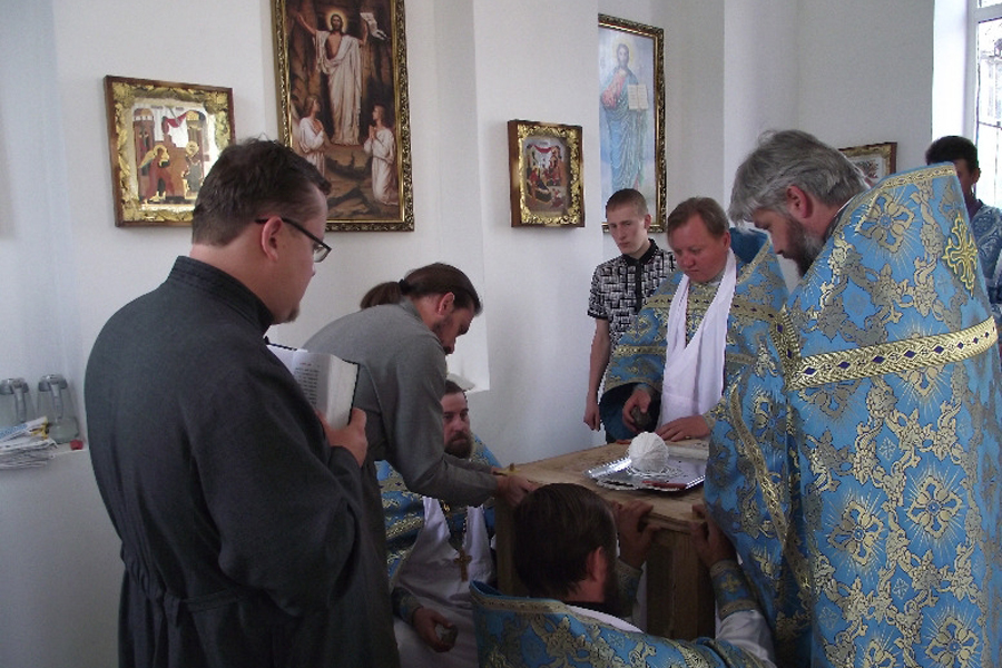 Освящение престола в храме иконы Божией Матери _Нечаянная Радость_ в Никитовской ИК № 87