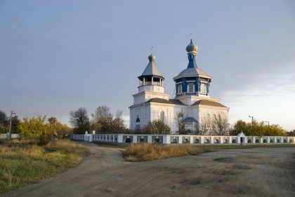 Покровский храм в Луганке